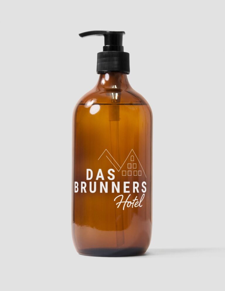 Werbeagentur, Weiden, Oberpfalz, Amberg, Cham, Hof, Marketing, Werbung, kreativmaleins, Geschäftsausstattung, Das Brunners Hotel, Logo, Logoentwicklung, Türschild, Branding, Kaffeehaus Brunner, Baudenkmal, Frühstück, Öffnungszeiten, Buchung, Hotelzimmer, Markthaus