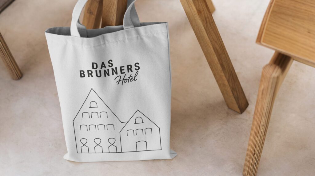 Werbeagentur, Weiden, Oberpfalz, Amberg, Cham, Hof, Marketing, Werbung, kreativmaleins, Geschäftsausstattung, Das Brunners Hotel, Logo, Logoentwicklung, Türschild, Branding, Kaffeehaus Brunner, Baudenkmal, Frühstück, Öffnungszeiten, Buchung, Hotelzimmer, Markthaus