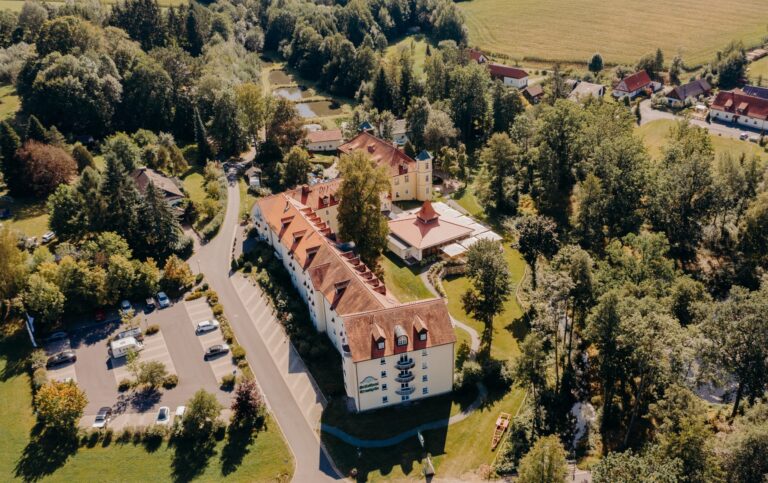 Werbeagentur, Weiden, Oberpfalz, Amberg, Cham, Hof, Marketing, Werbung, kreativmaleins, Visitenkarten, Geschäftsausstattung, Webseite, Webdesign, Online, Landschloss, Ernestgrün, Schlosshotel, Zimmer, Restaurant, Familie, Kinder, Hotelgäste, Besucher, buchen, Besucher, Natur, regional, heiraten, Gesundheit, Erlebnisse, Biergarten