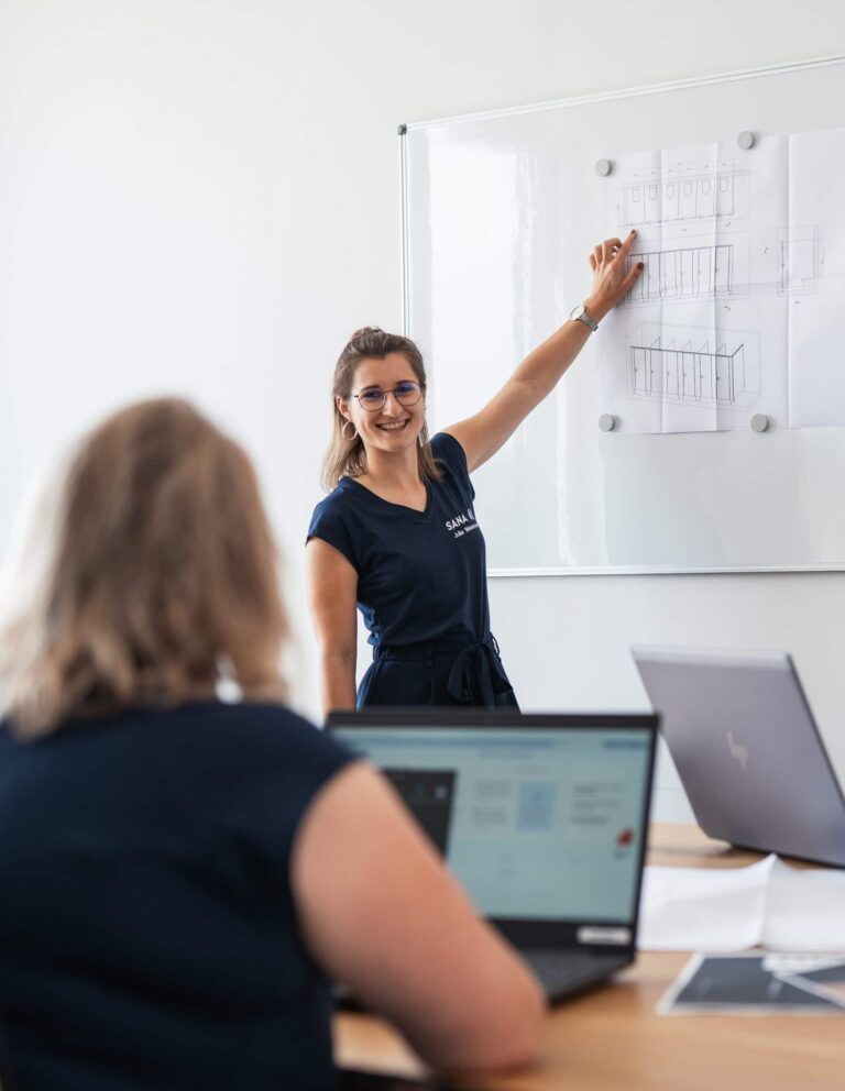 Werbeagentur, Weiden, Oberpfalz, Amberg, Cham, Hof, Marketing, Werbung, kreativmaleins, Visitenkarten, Geschäftsausstattung, Webseite, Webdesign, Online, Sana, Trennwandbau, Sanitär, Trennwände, Schrankanlagen, Garderobenschränke, Reinräume, Bäder, Thermen, Schleussenmöblierung, Familienbetrieb