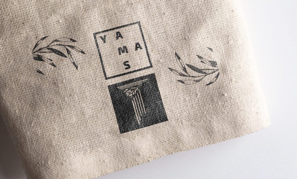 Werbeagentur, Weiden, Oberpfalz, Amberg, Cham, Hof, Marketing, Werbung, kreativmaleins, Geschäftsausstattung, Online, Yamas, Speisekarte, Lieferservice, Öffnungszeiten, Flyer, Branding, Griechisch, Salate, Hauptspeisen, Facebook, Social Media, Gyros, Bifteki, Suflaki